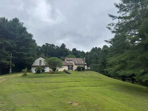 115 Old Knob Ln, Mouth of Wilson, VA 24363