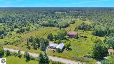 6609 Slosser Road, Hale, MI 48739