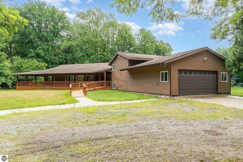 5365 W Salt River Road, Shepherd, MI 48883