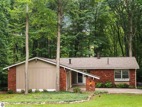 4248 Baywood Drive, Traverse City, MI 49686