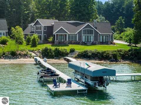 9214 Myrtle Lane, Alden, MI 49612