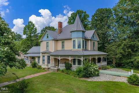 206 N Brook Street, Wilkesboro, NC 28697