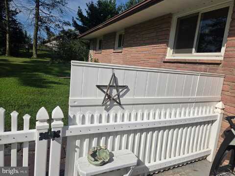 1912 N CHARLOTTE STREET, POTTSTOWN, PA 19464