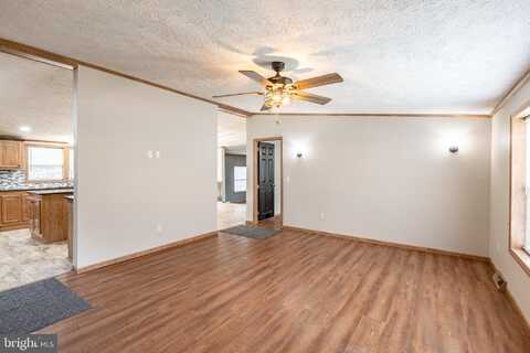 2 IRISH MOUNTAIN ROAD, TEMPLE, PA 19560