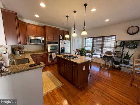 124 MOUNT HIGH STREET, OCCOQUAN, VA 22125