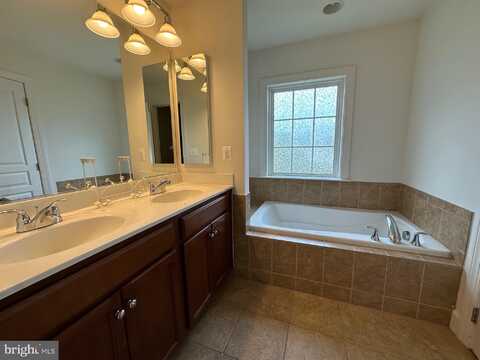 124 MOUNT HIGH STREET, OCCOQUAN, VA 22125