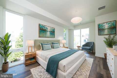 19 LINCOLN COURT, PRINCETON, NJ 08540