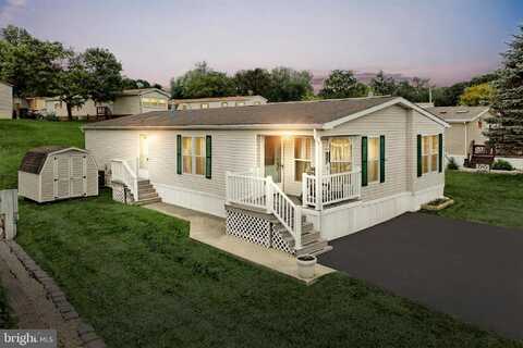 211 ROBIN DRIVE, RED LION, PA 17356