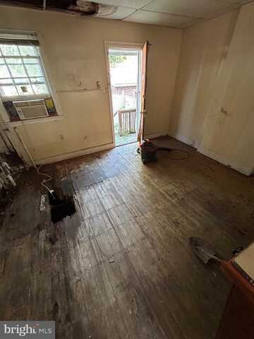 1205 PINE LANE, CHESTER, PA 19013