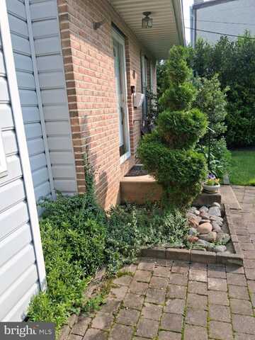 41 W HILLCREST AVENUE, HAVERTOWN, PA 19083