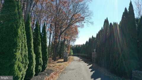 1212 BURGER HOLLOW ROAD, EFFORT, PA 18330