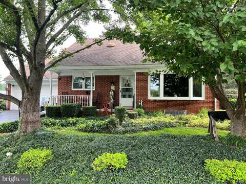 51 S SNYDER STREET, MANHEIM, PA 17545