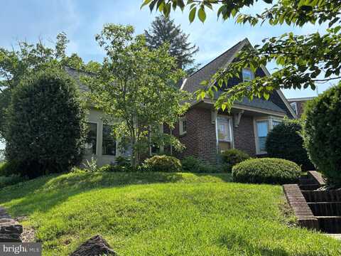 400 E MAIN STREET, EPHRATA, PA 17522