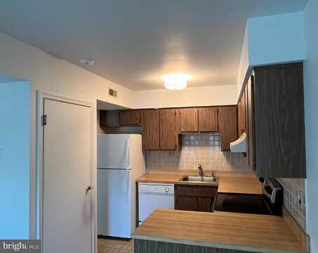 2 ASPEN WAY, DOYLESTOWN, PA 18901