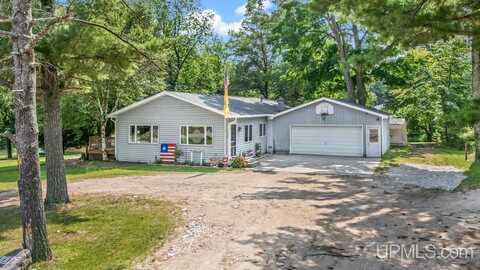 5373 18th, Escanaba, MI 49829