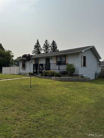 601 W Breen, Kingsford, MI 49802