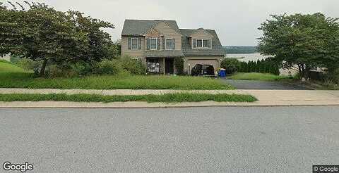 Burberry, MOUNT WOLF, PA 17347