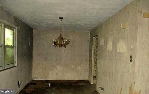 Barbara, FAIRLESS HILLS, PA 19030
