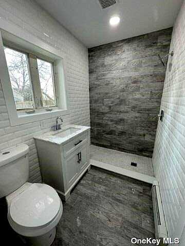 16Th, HUNTINGTON STATION, NY 11746