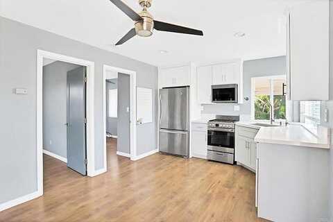 Castana, SAN DIEGO, CA 92114