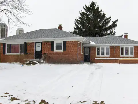 County Road 38, WAKARUSA, IN 46573