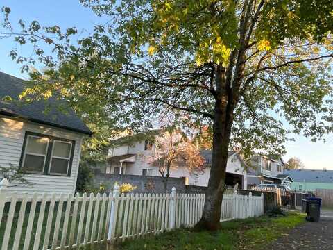 74Th, PORTLAND, OR 97206