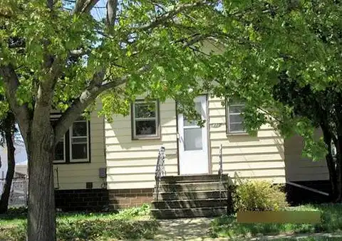 Adams, MASON CITY, IA 50401