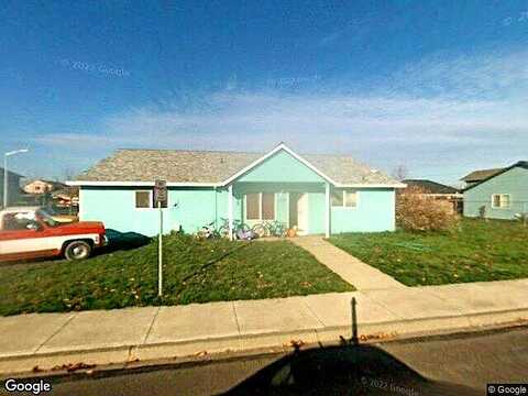 Emily, MCMINNVILLE, OR 97128