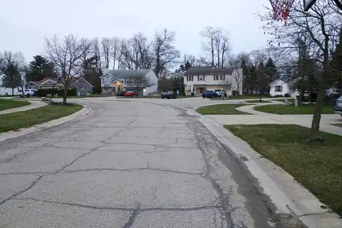 Mill Creek, WATERFORD, MI 48327