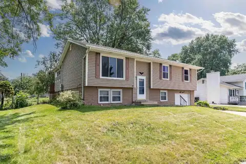 811 Lilac Lane, Cedar Falls, IA 50613