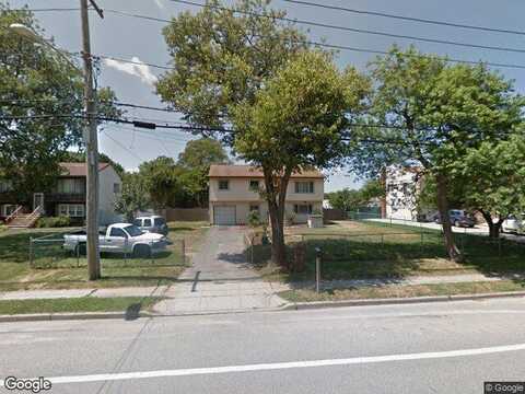 Manatuck, BAY SHORE, NY 11706