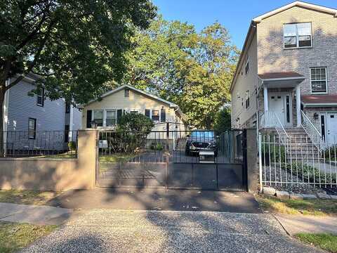 Oak, EAST ORANGE, NJ 07018