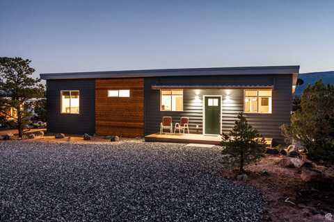 357 W 1000 N, Torrey, UT 84775