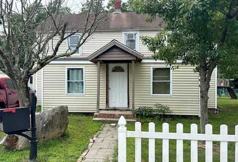 Maynard, RIVERHEAD, NY 11901
