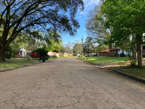 Meloan, JACKSON, MS 39209