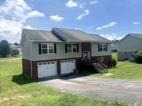 Jasmine, SEVIERVILLE, TN 37862