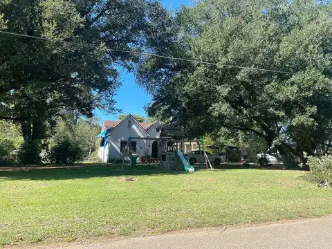 Parkway, HOSSTON, LA 71043