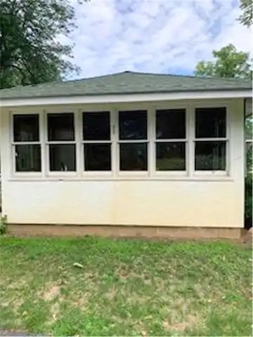 Queens, LAKELAND, MN 55043