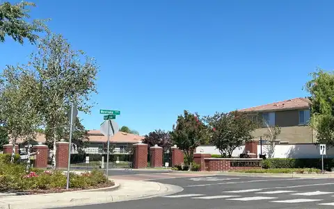 Vista Creek, SACRAMENTO, CA 95835
