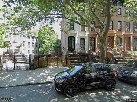 Saint James, BROOKLYN, NY 11238