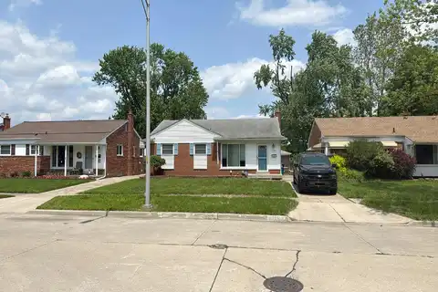 Sandra, WESTLAND, MI 48185