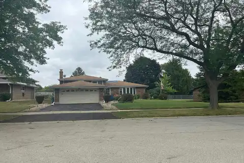 Millns, ADDISON, IL 60101