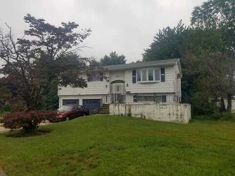 Mel, BAY SHORE, NY 11706