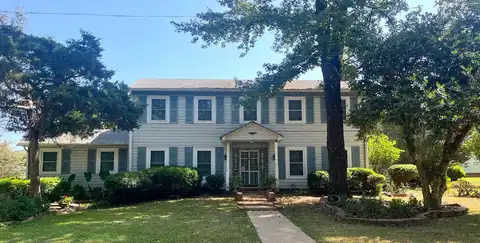 Colonial, JACKSON, MS 39211