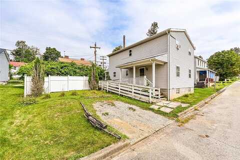 327 KLONDIKE AVE, Unity, PA 15650