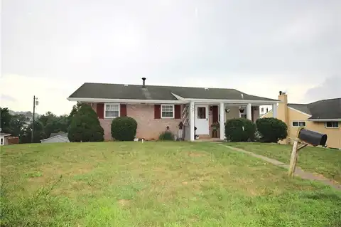 832 Walnut St, Donora, PA 15033