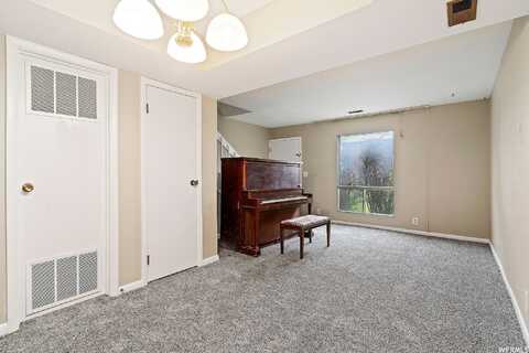 W 50 S, Centerville, UT 84014