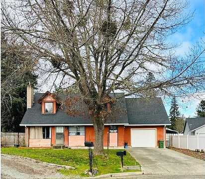 Laurance, MYRTLE CREEK, OR 97457