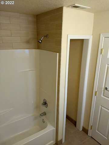 Se Foster Rd, Portland, OR 97206
