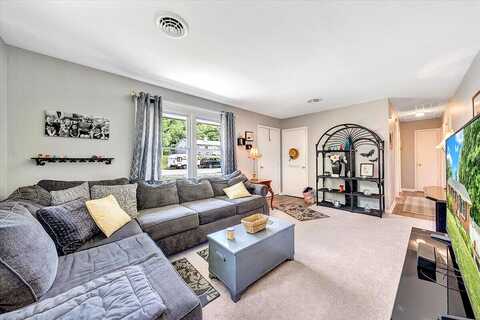 Woodleigh, ROANOKE, VA 24017